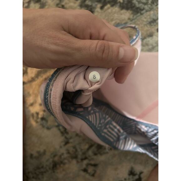 Lululemon Y Flow Pink Gray Patterned Sports Bra Size 8 Gym Training - Picture 5 of 6